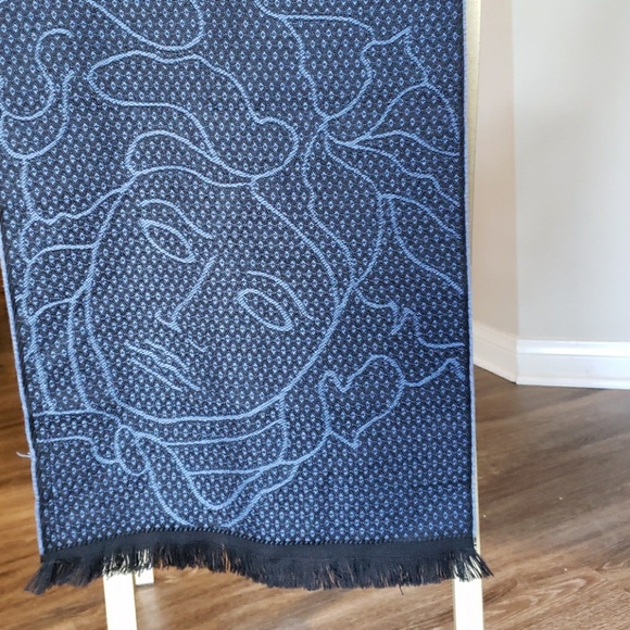 SOLD Versace scarf . Worn twice. Looks brand new - Picture 4 of 4